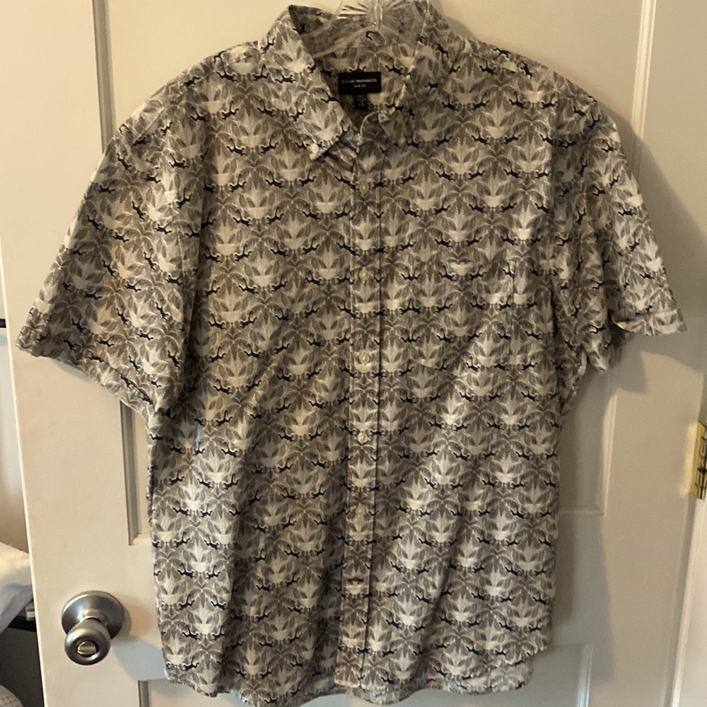 Club Monaco slim fit button down short sleeve shirt